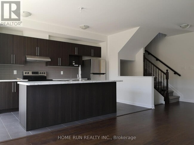 Building Photo - 127 Gardenpost Ter