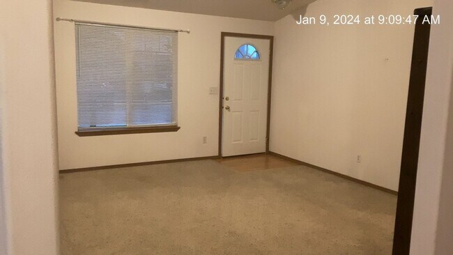 Building Photo - OWN921