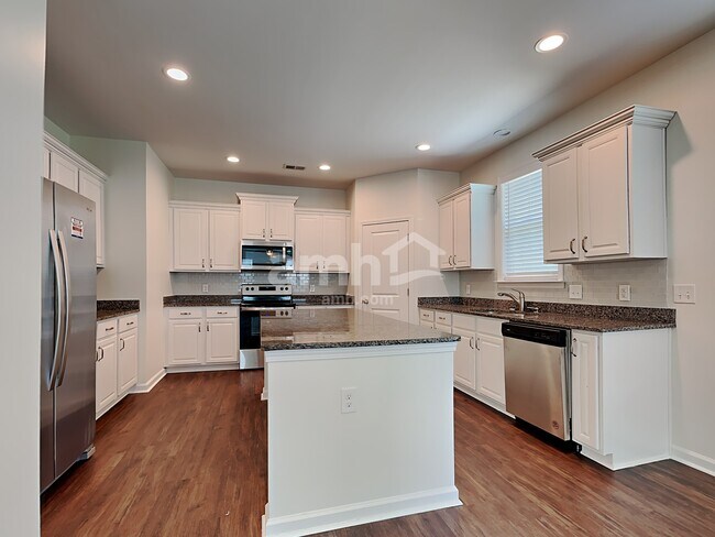 Building Photo - 435 Catalina Cut