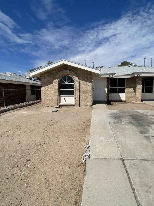 Building Photo - 849 Montera Rd