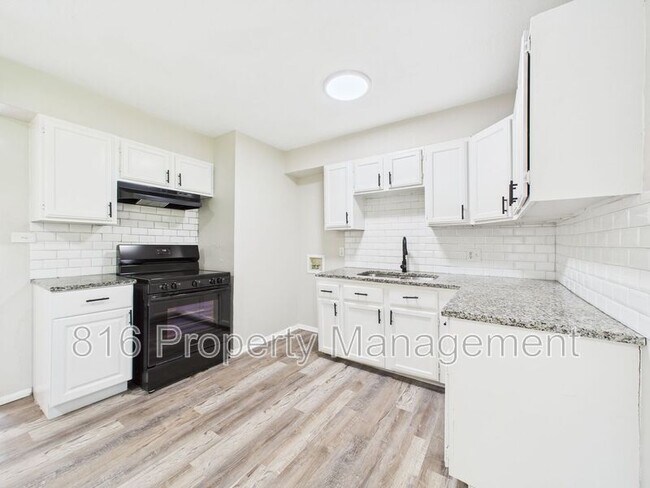 Building Photo - 7800 E 114th St