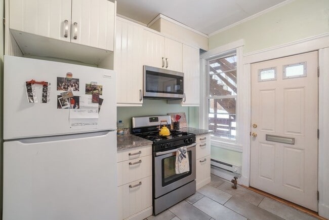 Building Photo - 33 Ridgemont St