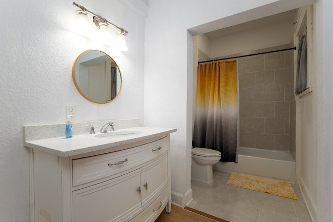 Building Photo - 105 W 36th St