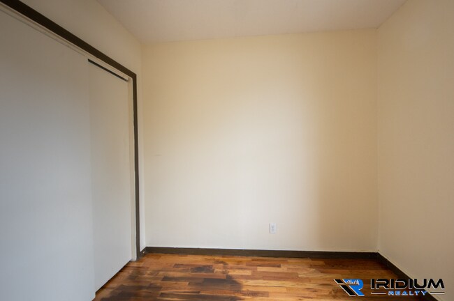 Foto del edificio - 425 Rose Ave