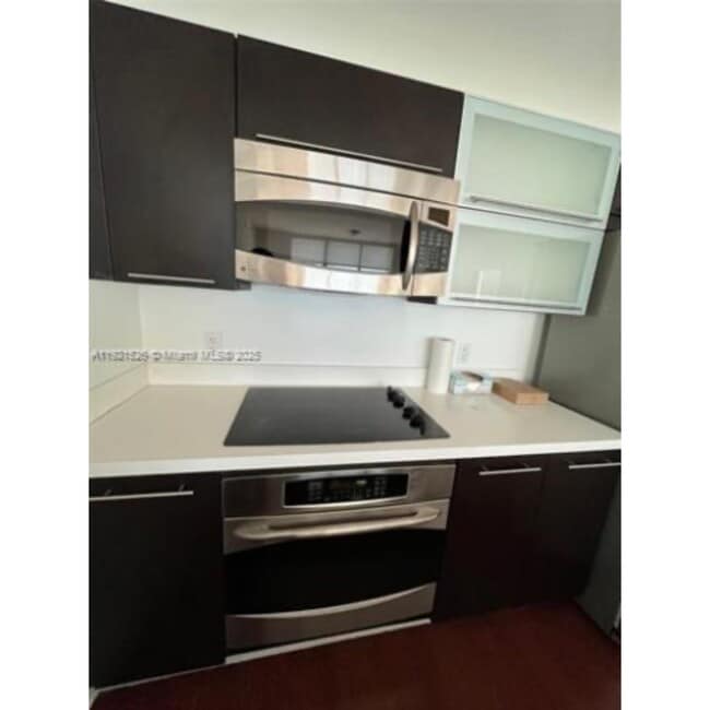 Building Photo - 90 SW 3rd St