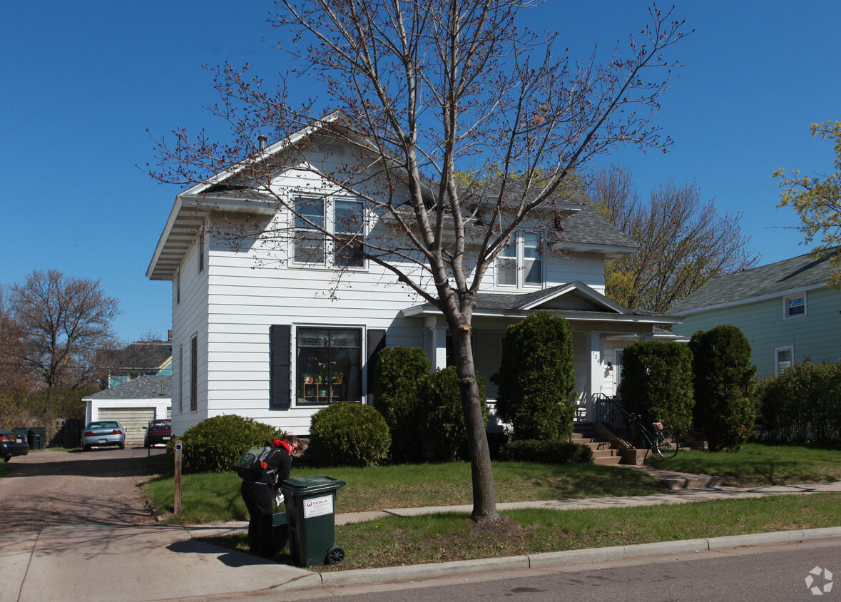 Building Photo - 526-528 W Grand Ave