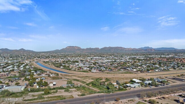 Foto del edificio - 10054 E Crescent Ave