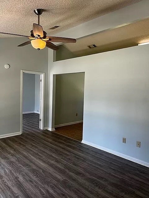 Foto del edificio - 240 NE Jamey Ln