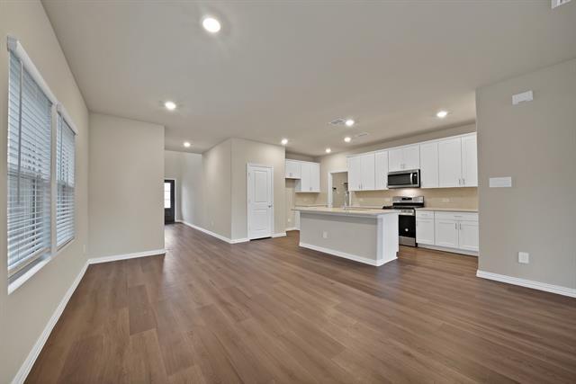 Foto del edificio - 505 Cottage Wood Dr