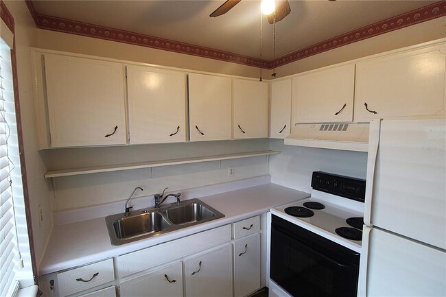 Foto del edificio - 3101 Bee Ridge Rd