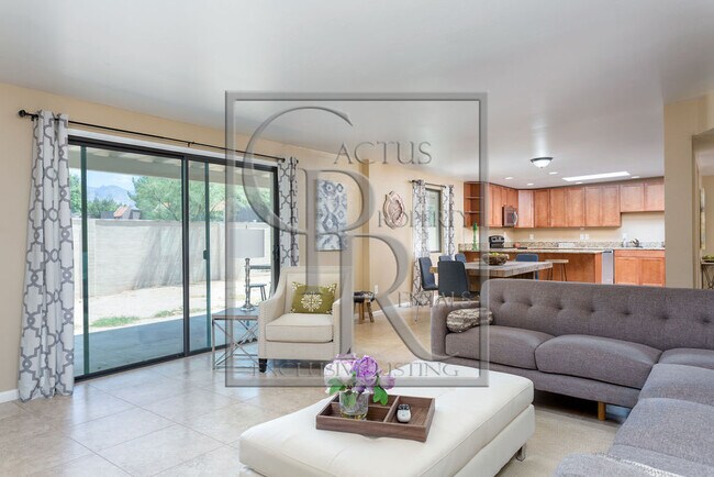 Foto del edificio - 2311 E Mitchell St