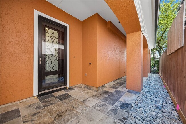 Foto del edificio - 709 Herkimer St