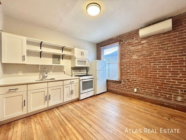 Foto del edificio - 1066 N Clarkson St