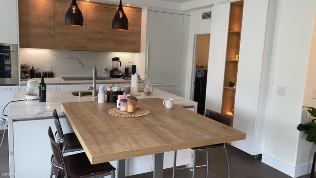 Foto del edificio - 4 br, 3.5 bath House - 3168 NE 211th St