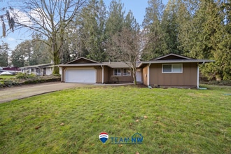 Building Photo - 4323 Glen Terra Dr SE
