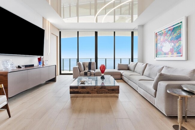 Building Photo - 900 N Ocean Blvd
