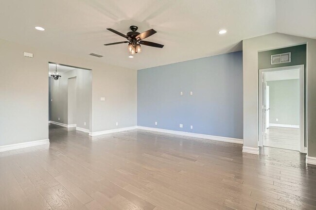 Foto del edificio - 3404 Glendale Ln