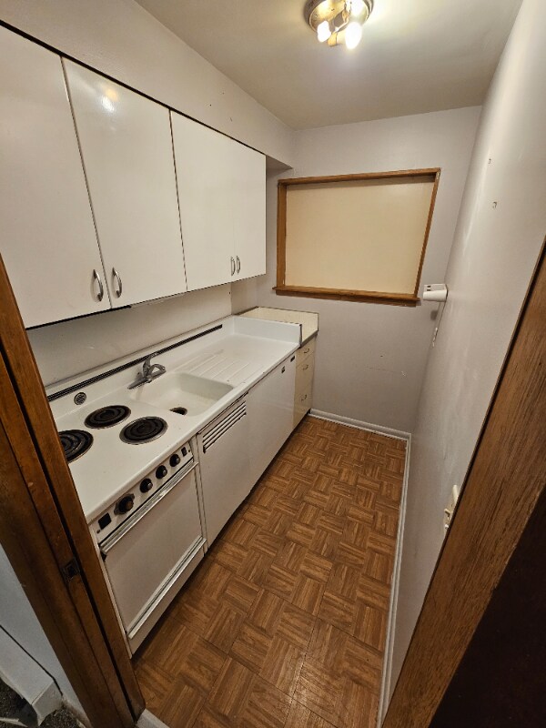 946 Oliver Ave Unit 22, Aurora, IL 60506 Room for Rent in Aurora, IL