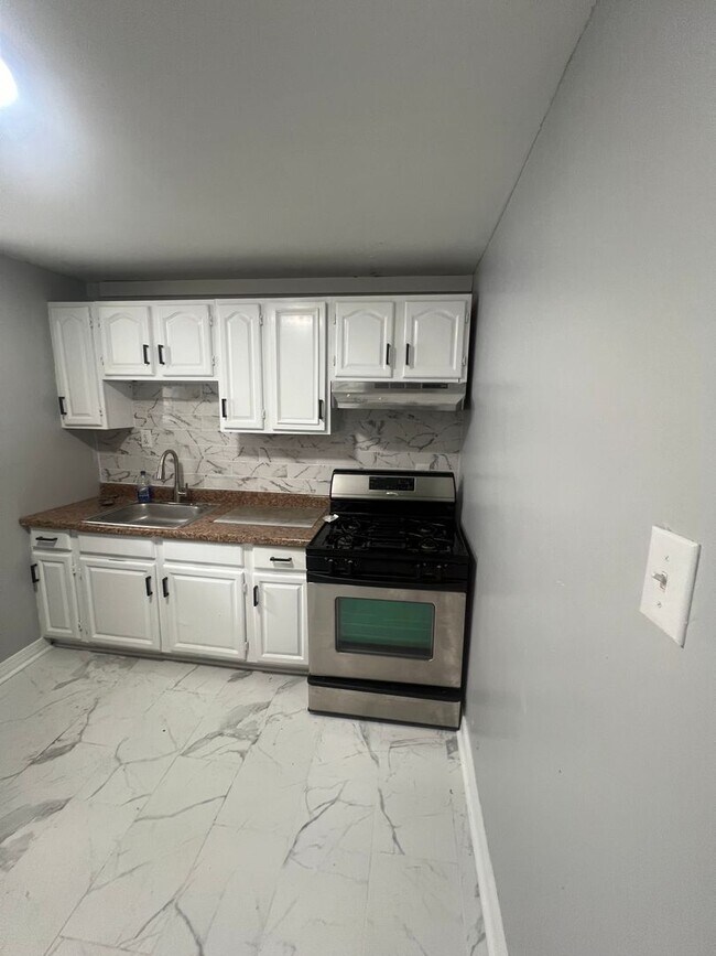 Foto del edificio - Modern 3 Bedroom Home for Rent - PHA VOUCH...