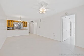 Building Photo - 1105 Bahama Bend