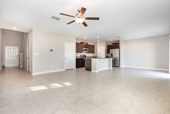 Foto del edificio - 6986 King Creek Dr