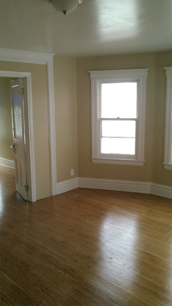 Foto del edificio - 243 Parsells Ave