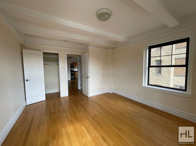 Building Photo - Christopher Street