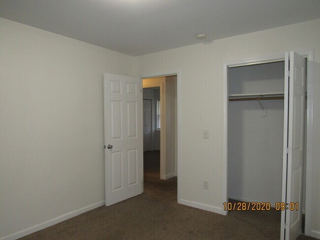 Building Photo - 8323 Meadowlark Dr, Indpls, IN 46226