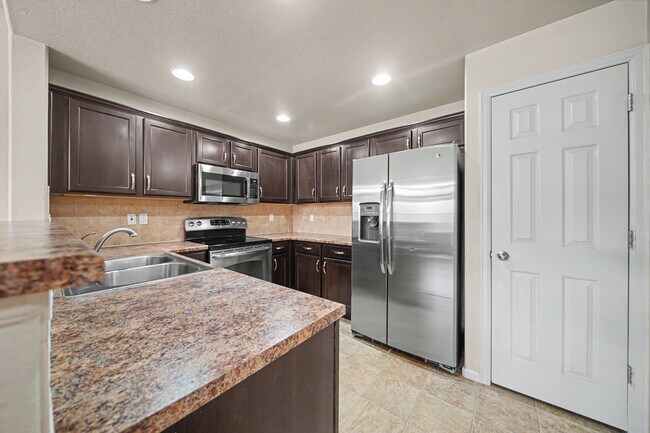 Building Photo - 5493 Cross Creek Dr