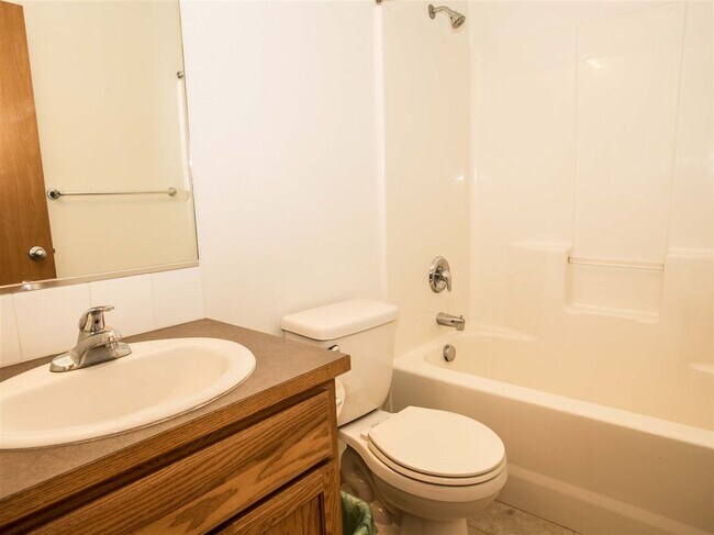 Foto del edificio - 4301 N Blake Rd