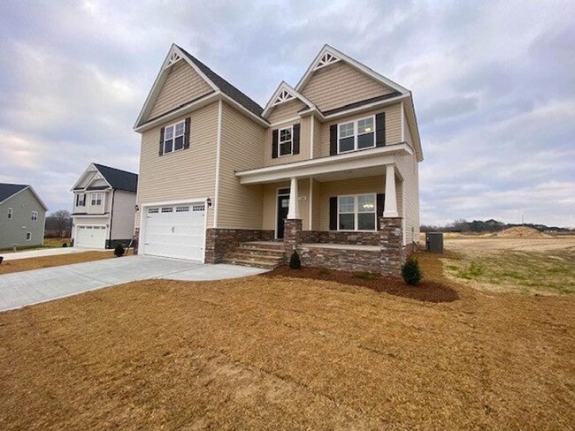 Foto del edificio - SPACIOUS 2-Story Home in Pikeville School ...