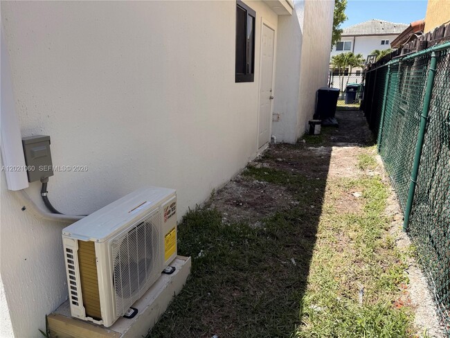 Foto del edificio - 16536 SW 54th St