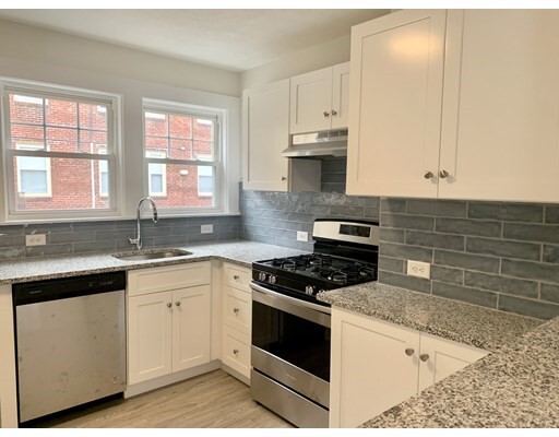 Primary Photo - 37 Richardson Ave