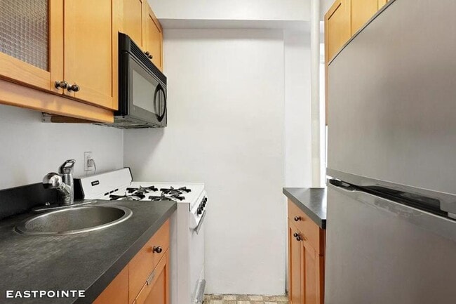 Building Photo - 0 bedroom in NEW YORK NY 10011