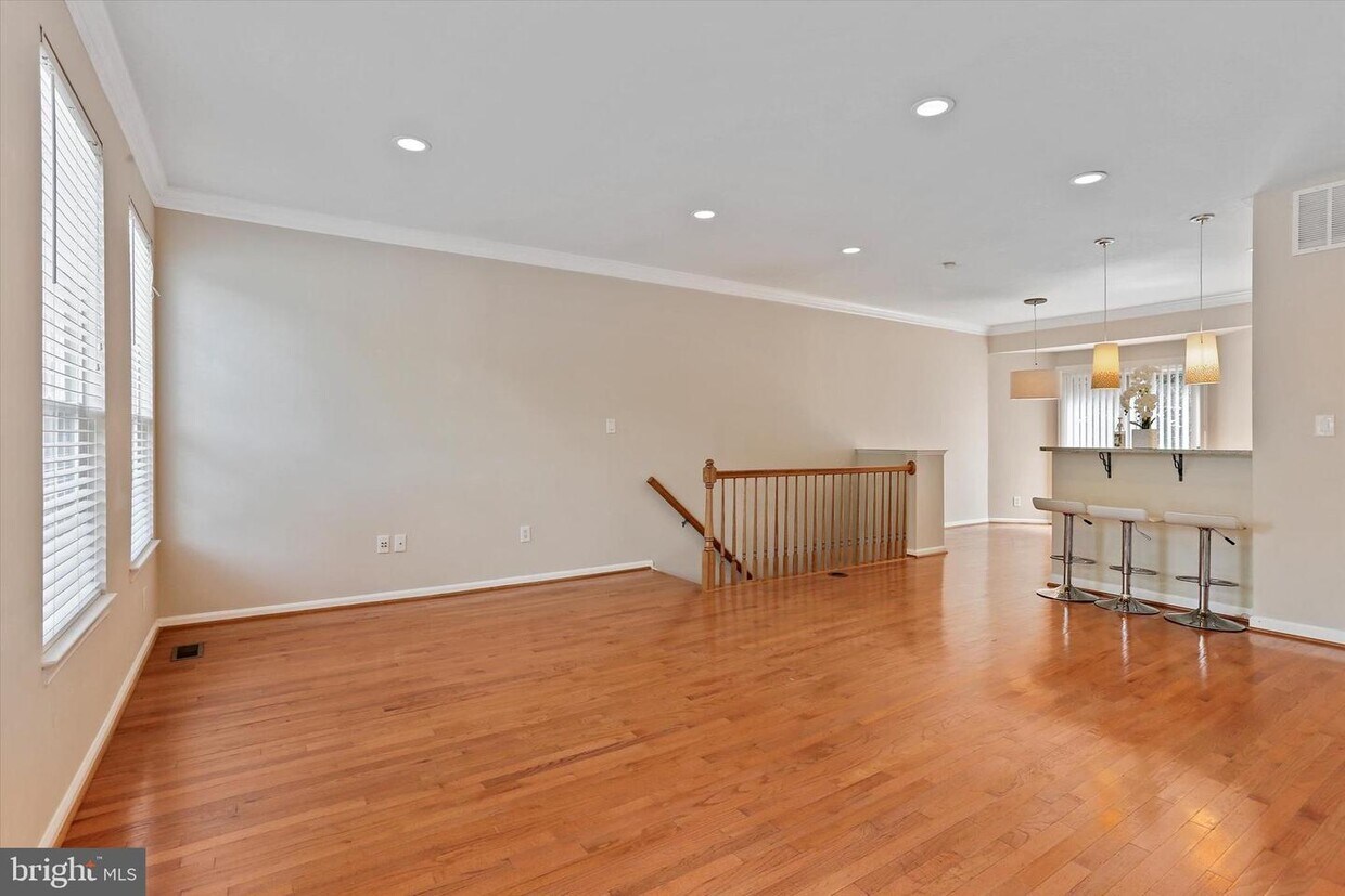 14828 Edman Cir, Centreville, VA 20121 Townhome Rentals in