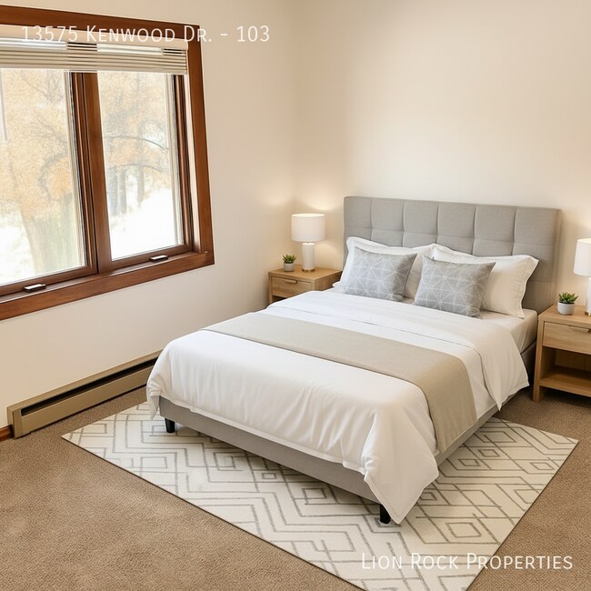 Foto del edificio - 13575 Kenwood Dr N