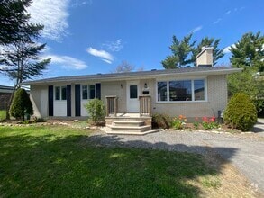Building Photo - 877 Dynes Rd