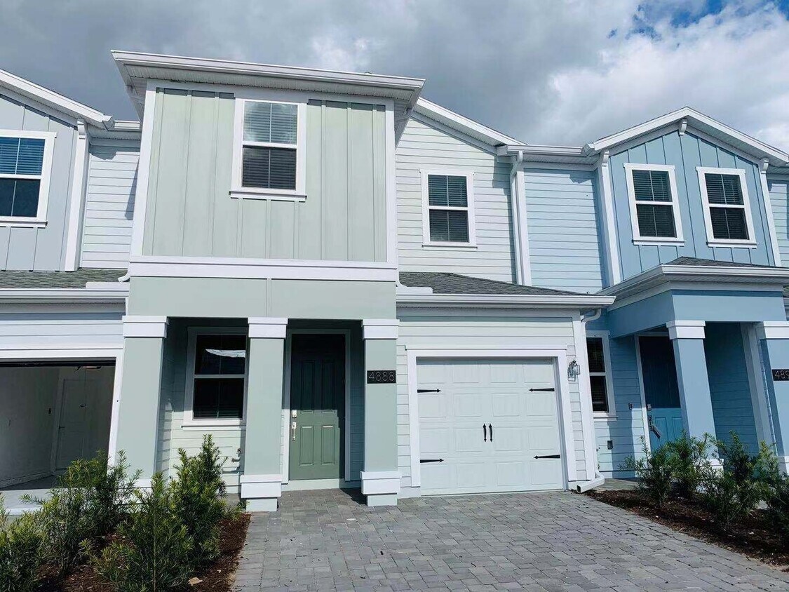 Two Story townhome in Storey Lake community - Two Story townhome in Storey Lake  community