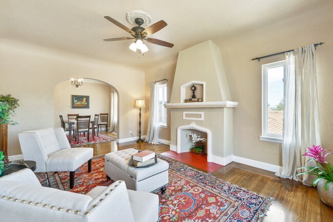Charming vintage detail - 1939 Durant Avenue