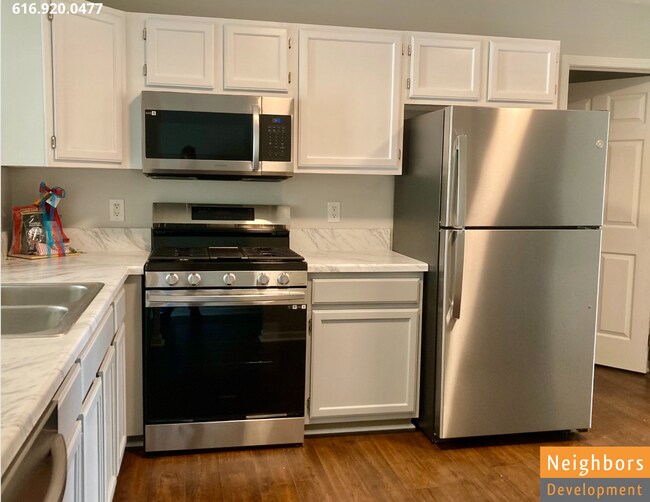 Foto del edificio - 5425 Rivertown Cir SW