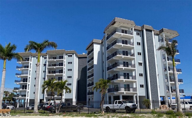 Building Photo - 1511 Estero Blvd