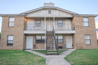 Building Photo - 509 E Beeline Ln