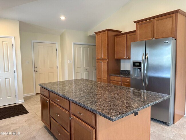 Building Photo - 137 Mallard Ln