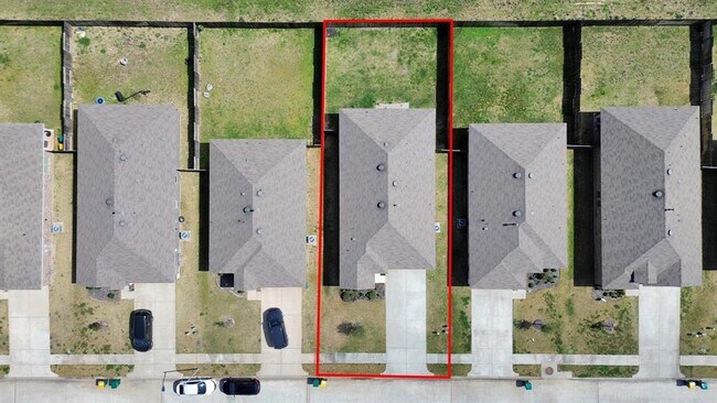 Building Photo - 9843 Laurel Lake Dr