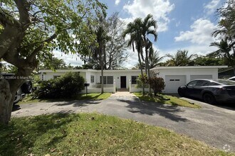 Building Photo - 7132 SW 65th Ave