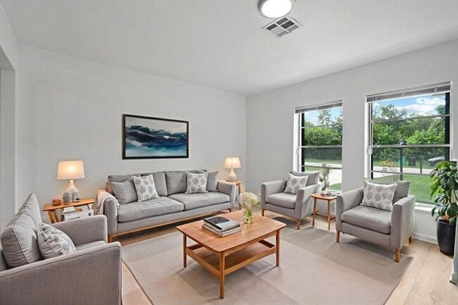 Foto del edificio - 109 SW Essex Dr