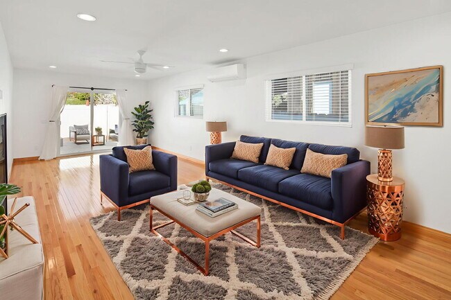 Building Photo - "Charming Coastal Retreat: 3-Bedroom Sanctuary on Agate Street, San Diego"