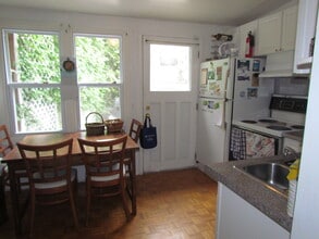 Building Photo - 10 Rideau St