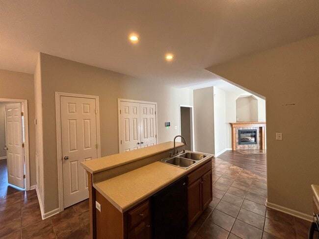 Building Photo - 152 Brighton Village Loop