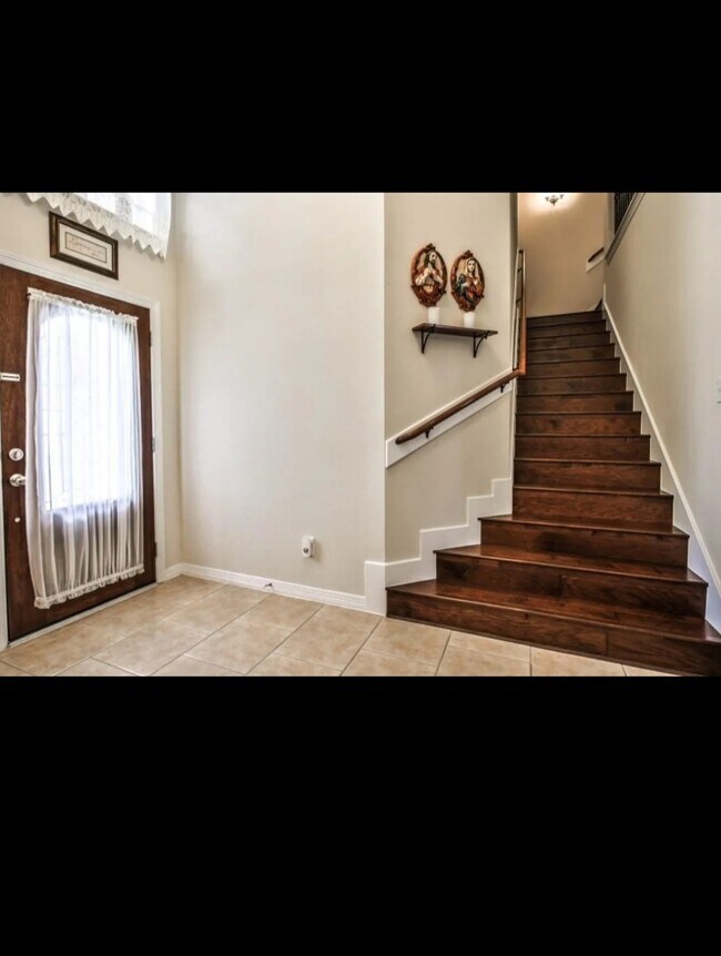 Foto del edificio - 24526 Avellino Ct